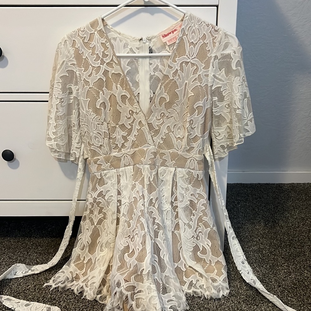showpo lace romper size 2
